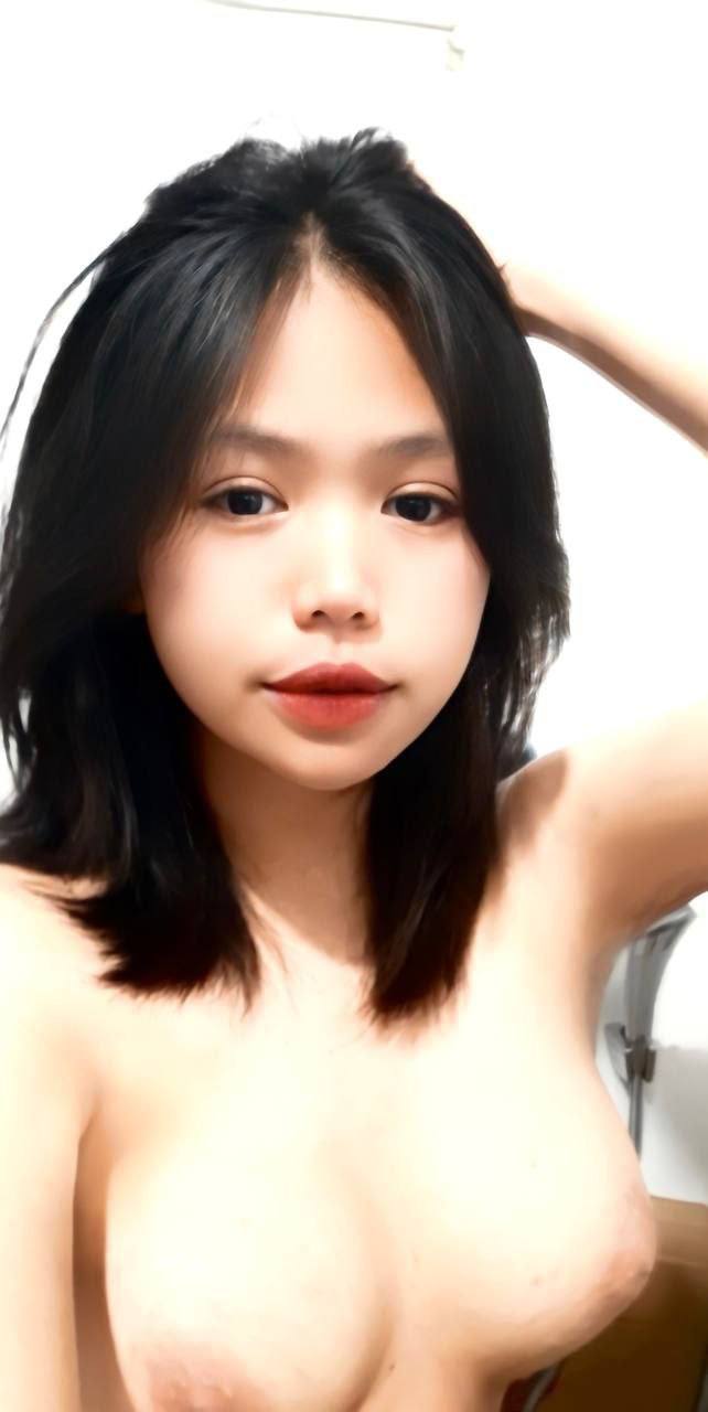 Tình nhân tăng ca với anh cấp trên để có tiền mua quà sinh nhật cho bạn trai